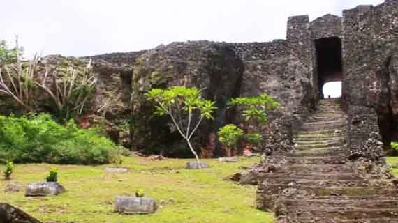 objek wisata benteng keraton buton
