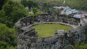 objek wisata benteng otanaha