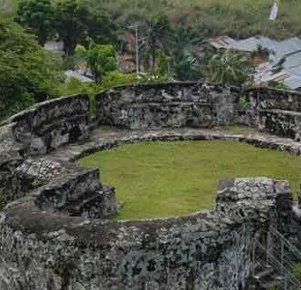 objek wisata benteng otanaha
