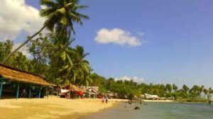 objek wisata pantai botutonuo
