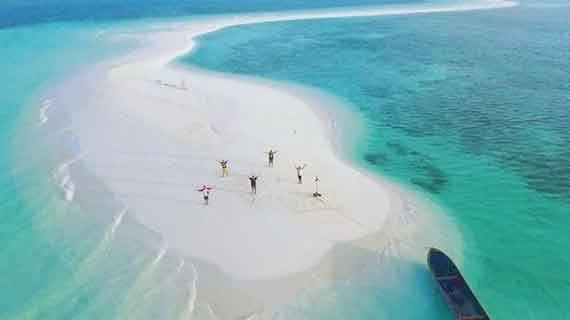 objek wisata pantai pasir timbul