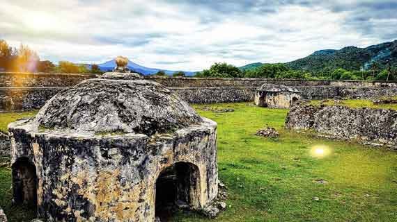 sejarah benteng indra patra