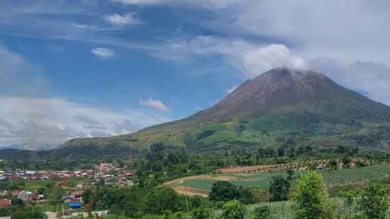wisata gunung sinabung
