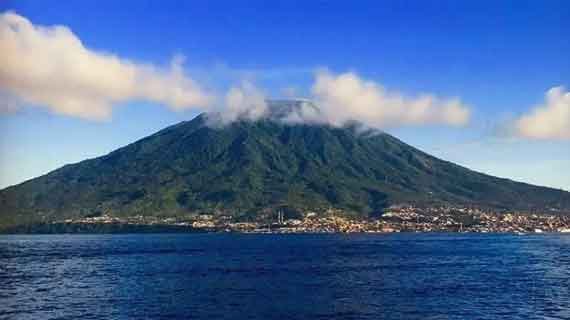 wisata gunung gamalama