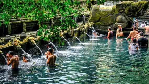 wisata tirta empul