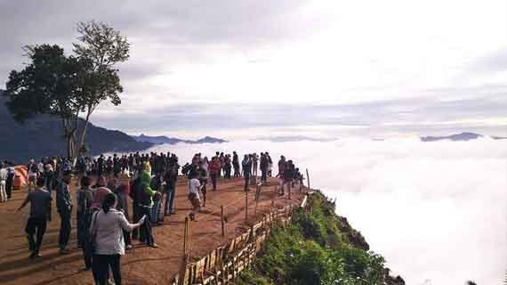 objek wisata lolai