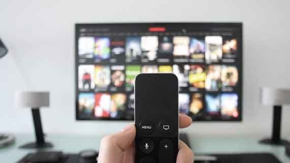 tv dengan layar glossy atau matte
