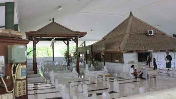 9 wali songo dan makamnya