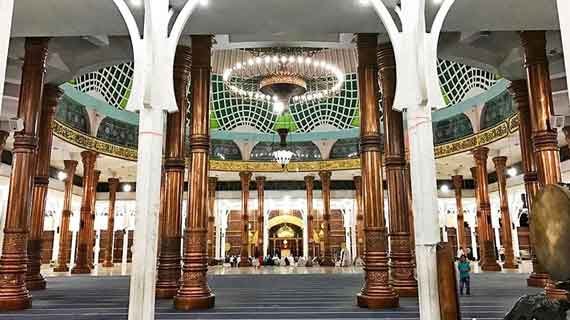 wisata Masjid Agung Al-Falah