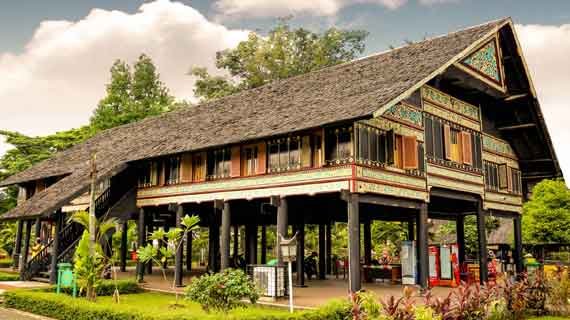 wisata Rumoh Aceh