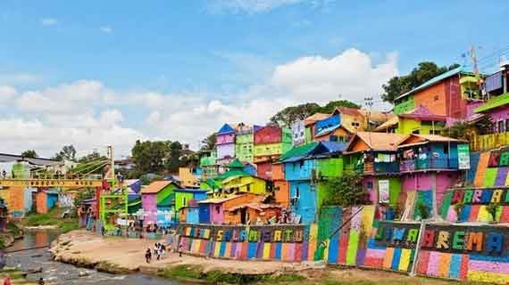 Wisata Kampung Warna-Warni Silalahi