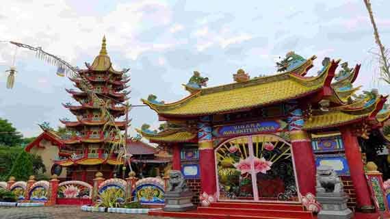 Wisata Vihara Avalokitesvara