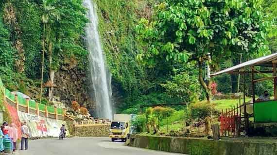 Wisata Air Terjun Lembah Anai