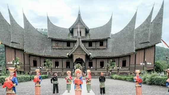 Sejarah Istana Silinduang Bulan