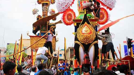 Wisata Festival Tabuik