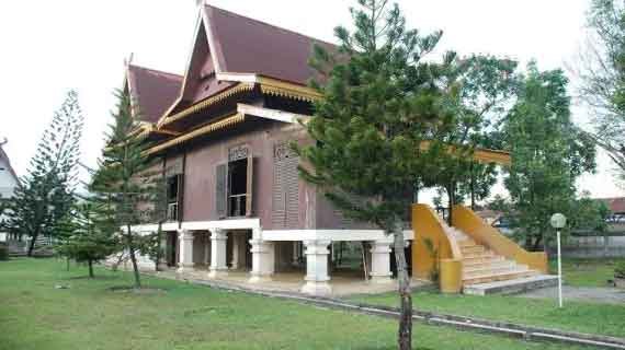Wisata Taman Budaya Riau