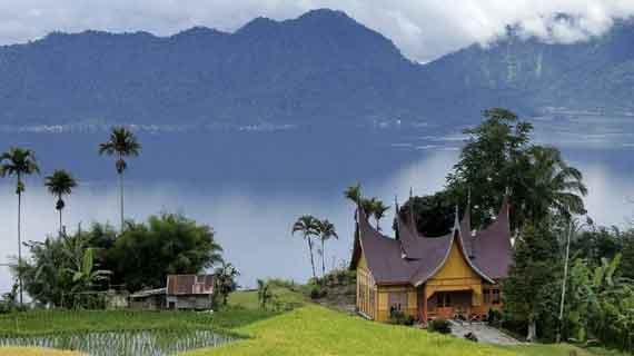 wisata Danau Maninjau