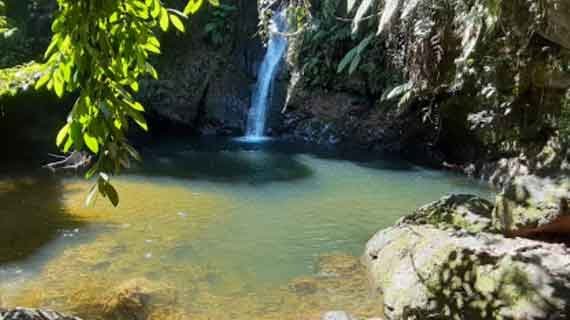 wisata Air Terjun Batu Dinding