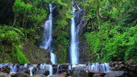 air terjun batu layang bengkulu utara
