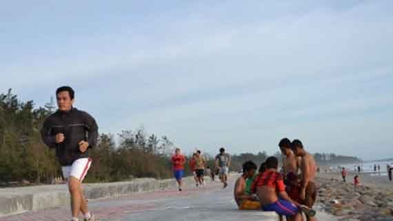 aktivitas jogging pantai panjang
