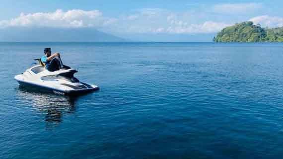 aktivitas seru di Danau Ranau