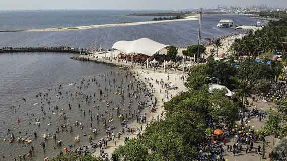 ancol pantai karnaval keluarga