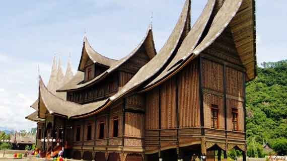 arsitektur rumah Gadang