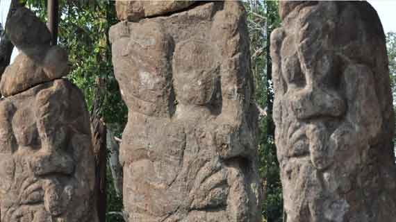 batu menhir di tinggi hari