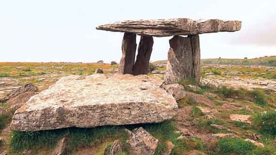 bentuk dan fungsi dolmen tinggi hari