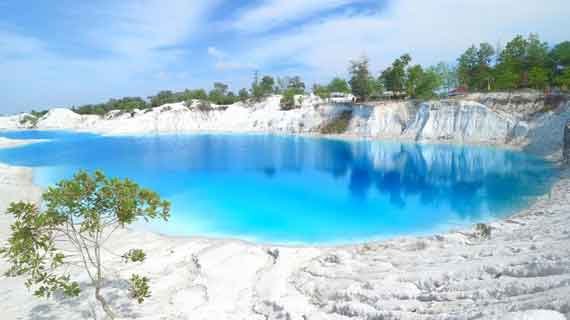 danau kaolin belitung
