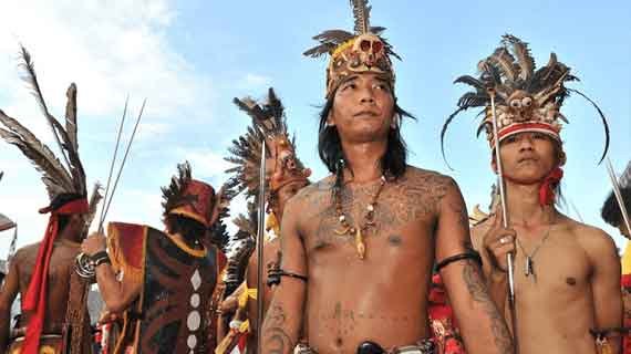 kehidupan Suku Dayak