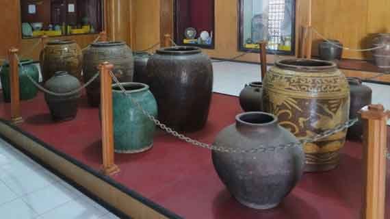 koleksi artefak museum bengkulu
