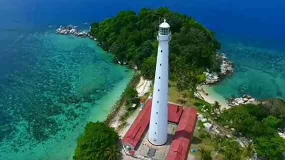 mercusuar pulau lengkuas