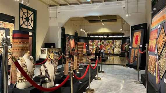 museum tekstil jakarta koleksi batik