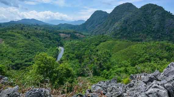 panorama alam Pegunungan Meratus