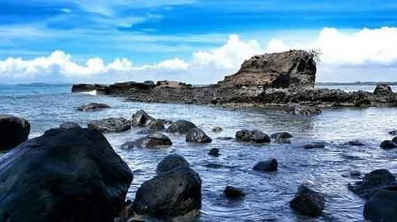 pantai guci kapal batu lampung