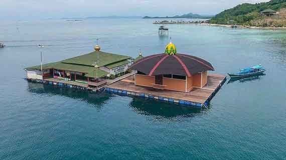 pantai sari ringgung masjid terapung
