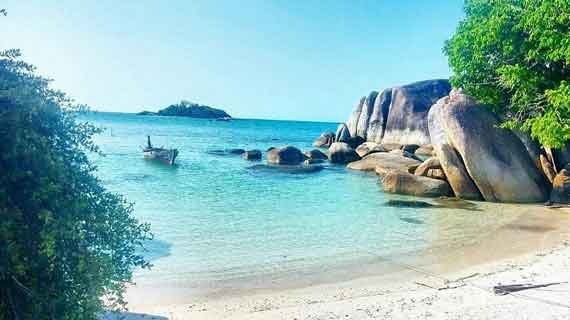 pantai tanjung tinggi belitung
