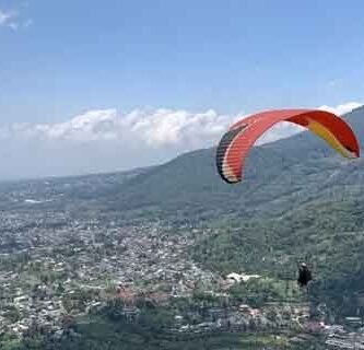 paragliding Batu