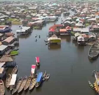 perkampungan terapung di Indonesia