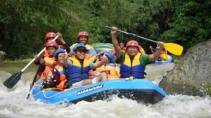rafting di Kalimantan