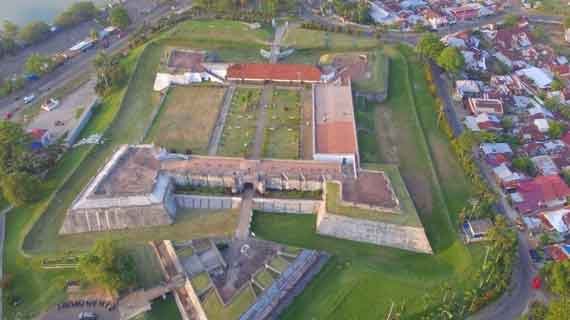 sejarah benteng marlborough bengkulu