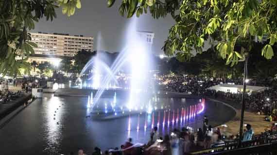 taman lapangan banteng air mancur menari