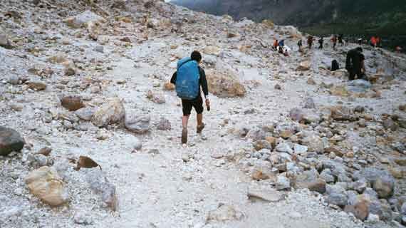 trekking Gunung Papandayan