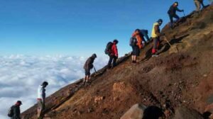 trekking Gunung Slamet