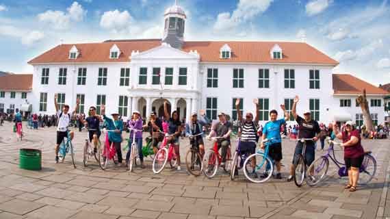 walking tour Kota Tua