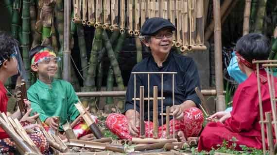 wisata berbasis penelitian sosial budaya