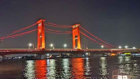 wisata malam Jembatan Ampera Palembang