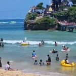 wisata pantai di Malang