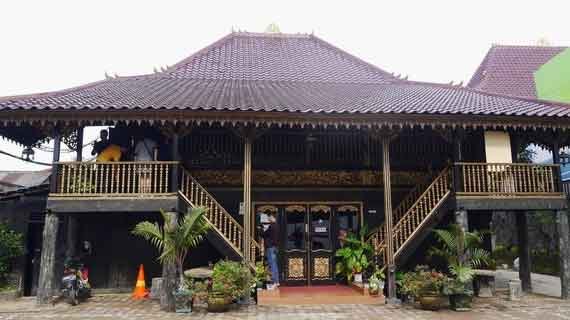 wisata rumah limas